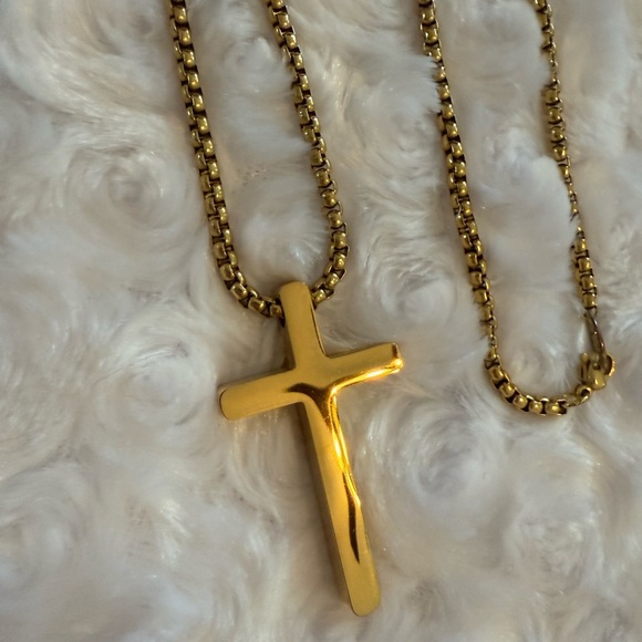 Gold Cross Pendant Necklace - Picture 1 of 3